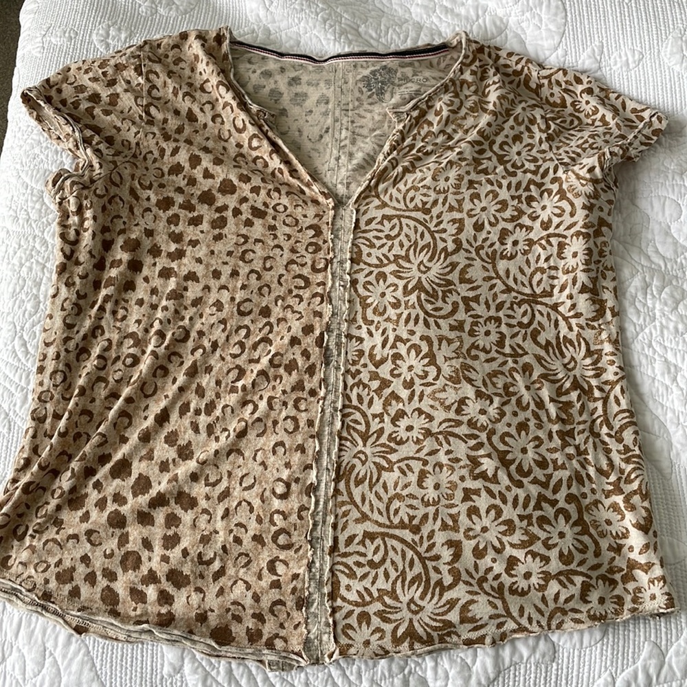Anthropologie  PILCRO brand, size large, very light cotton tshirt